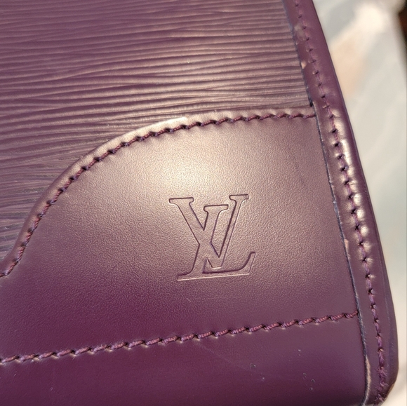 Louis Vuitton Purple Epi Madeleine Cassis Leather PM Handbag - Picture 7 of 11